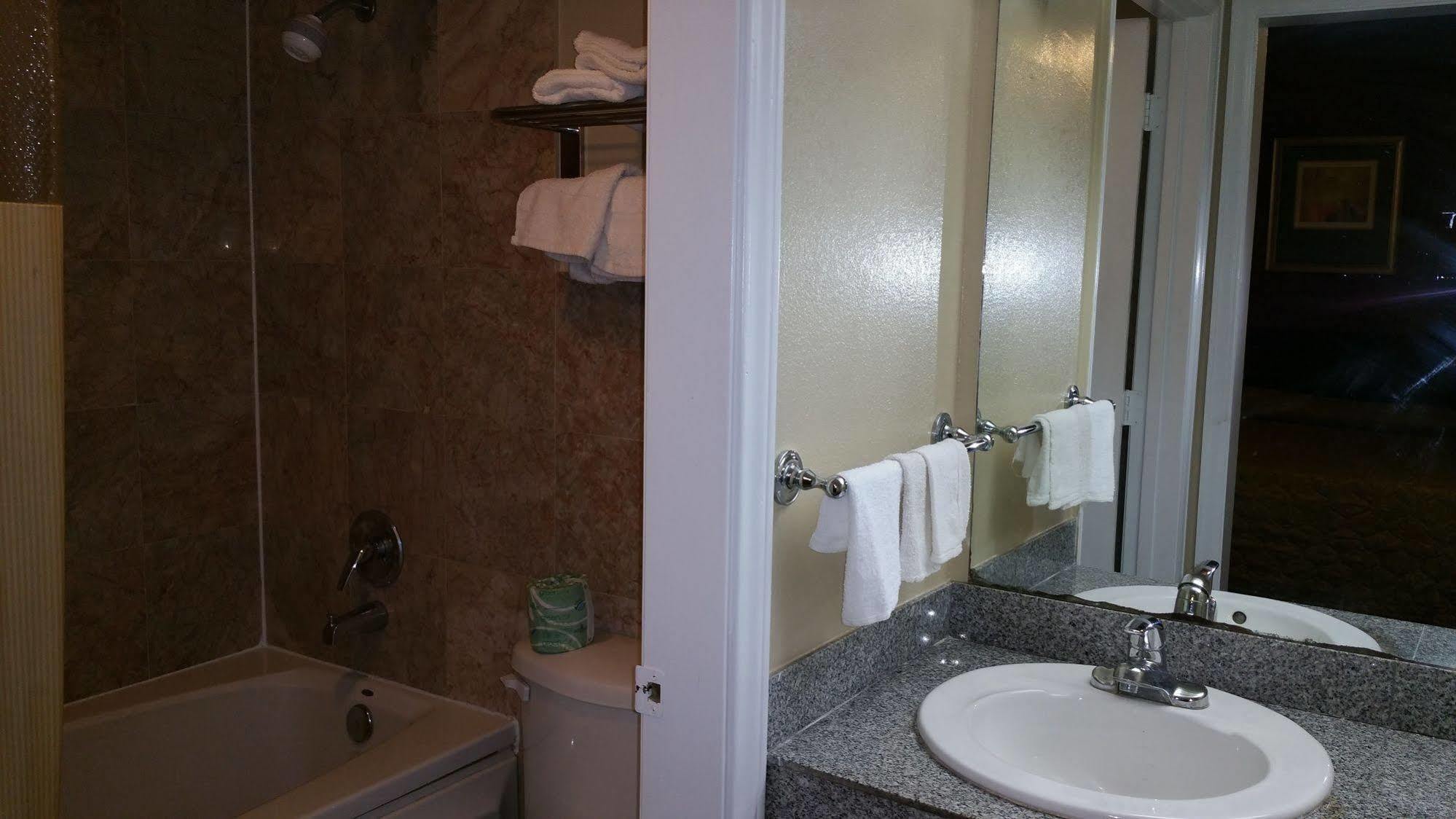 Executive Inn And Suites Waxahachie Extérieur photo