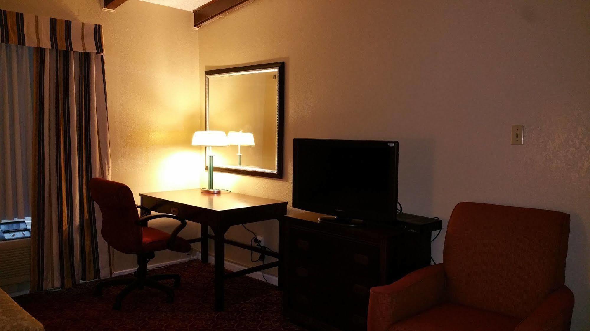 Executive Inn And Suites Waxahachie Extérieur photo